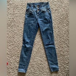 No Boundaries skinny Jeans